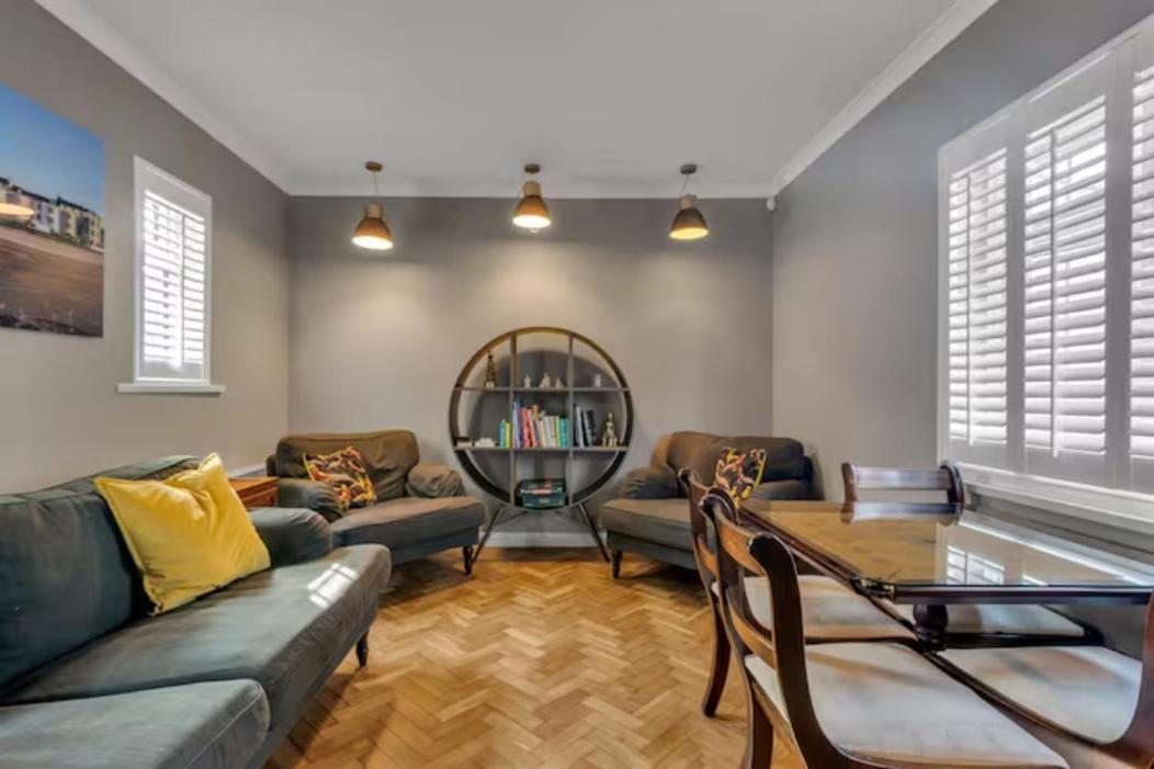 Two Bedroom Private Cottage With Private Parking Just By The Sea Herne Bay Kültér fotó