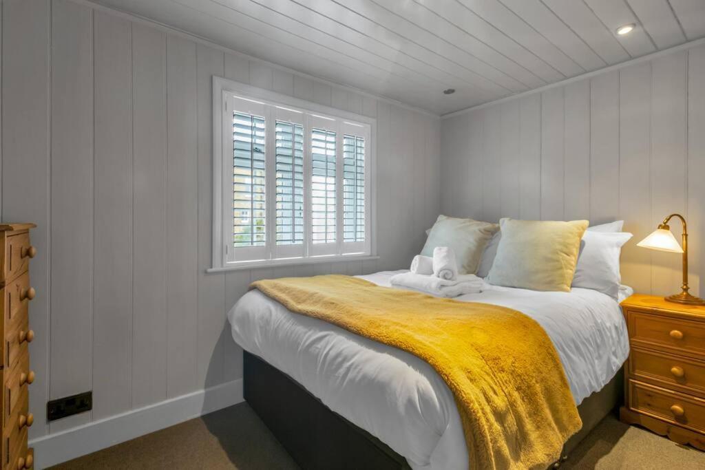 Two Bedroom Private Cottage With Private Parking Just By The Sea Herne Bay Kültér fotó