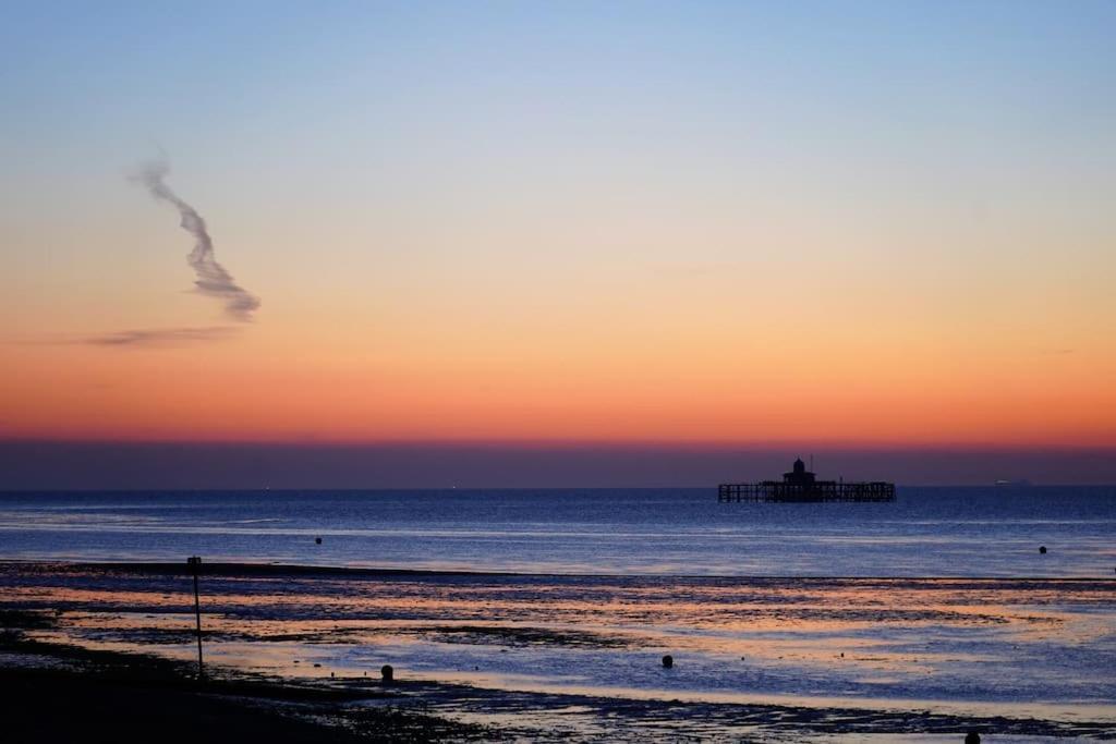 Two Bedroom Private Cottage With Private Parking Just By The Sea Herne Bay Kültér fotó