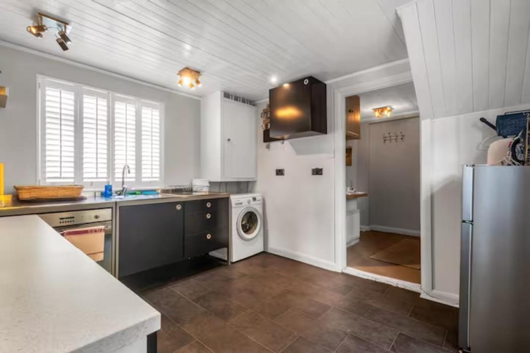 Two Bedroom Private Cottage With Private Parking Just By The Sea Herne Bay Kültér fotó